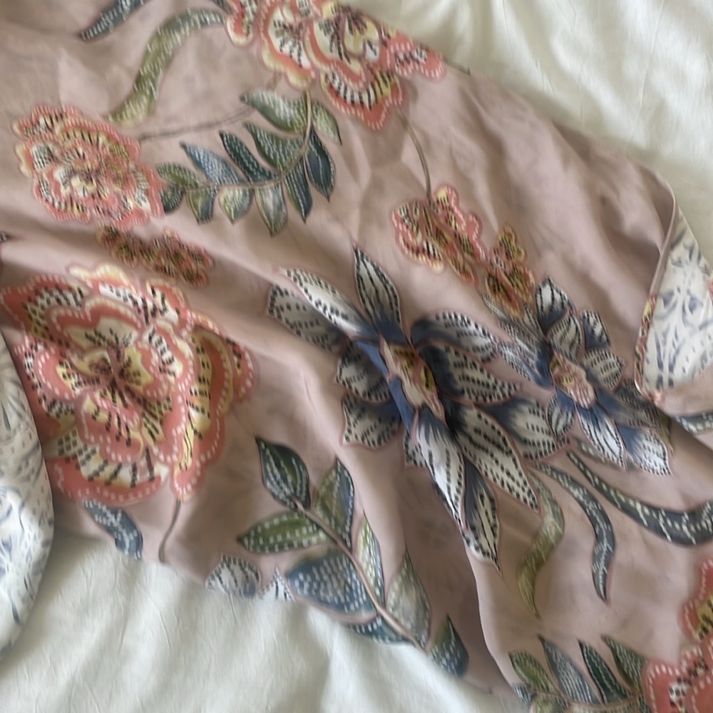 Stone Cold Fox White and Lilac Tie scarf sarong/bandeau. Can be worn as a skirt - Picture 5 of 6